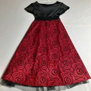 4/$80 Black & Red Velour Rose Dress - Size 10 (Girl)